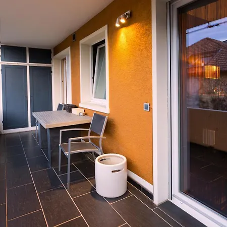 Apartment Special Retreat & Home-office & Workplace *